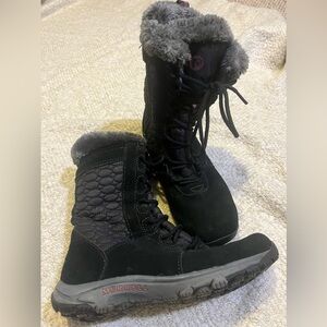 Merrell Black and gray fur winter boots women's size 6